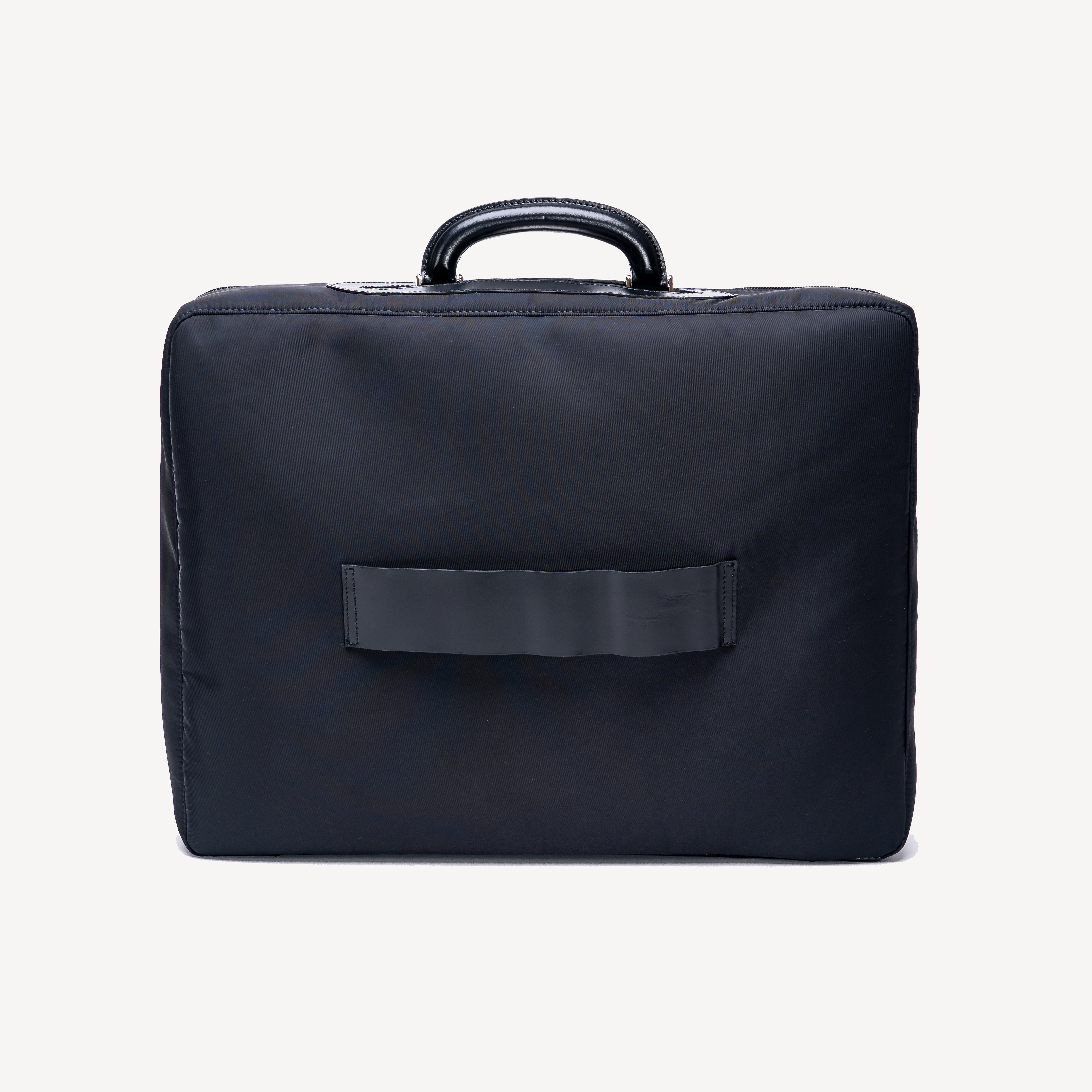 New Bond Attaché