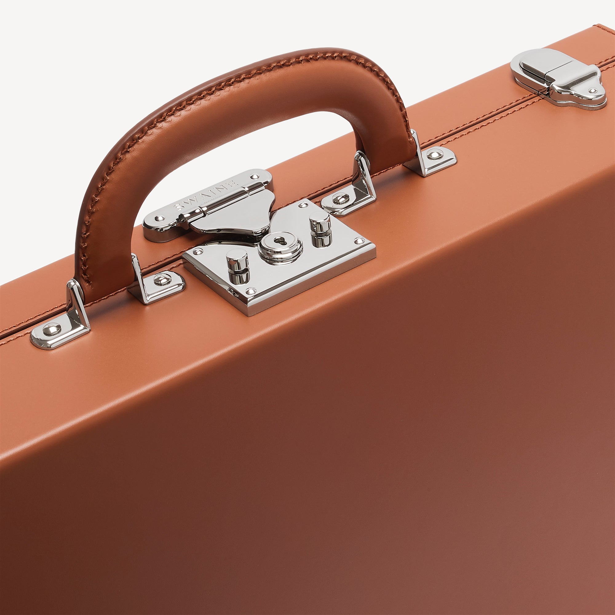 New Bond Attaché