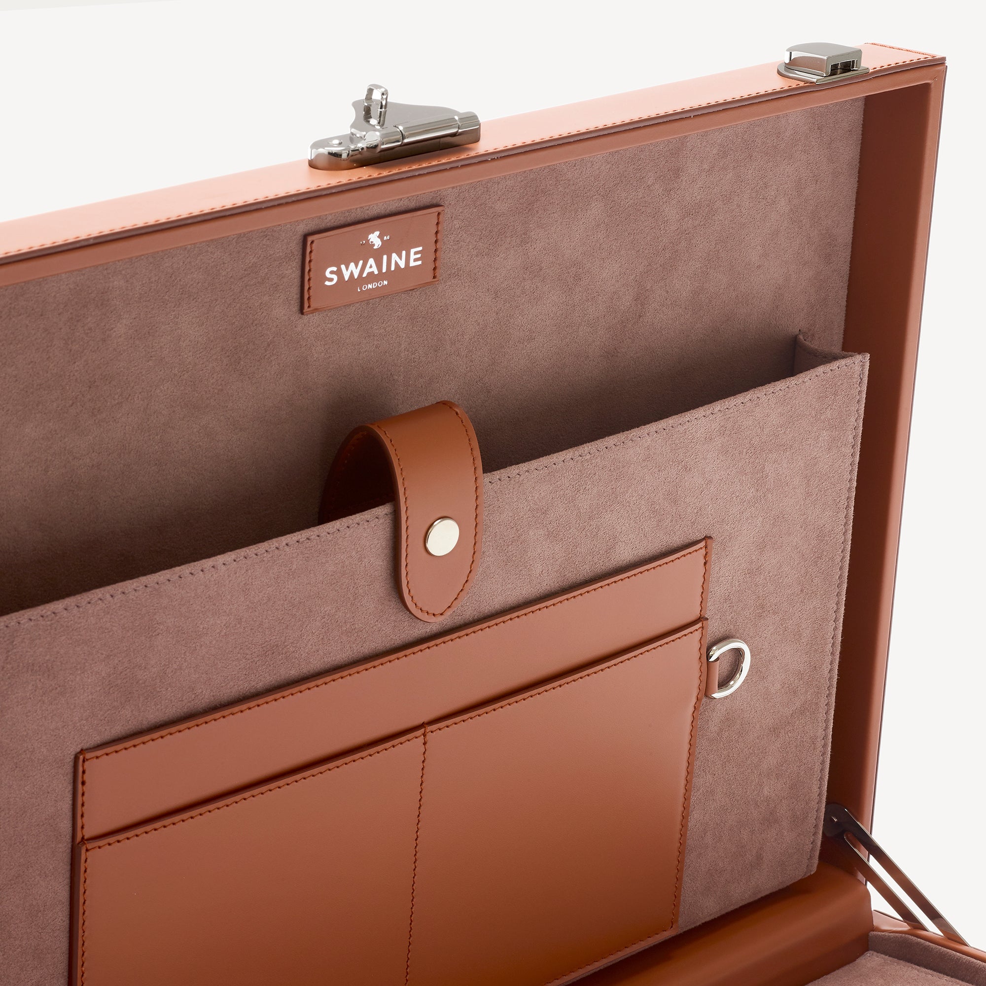 New Bond Attaché