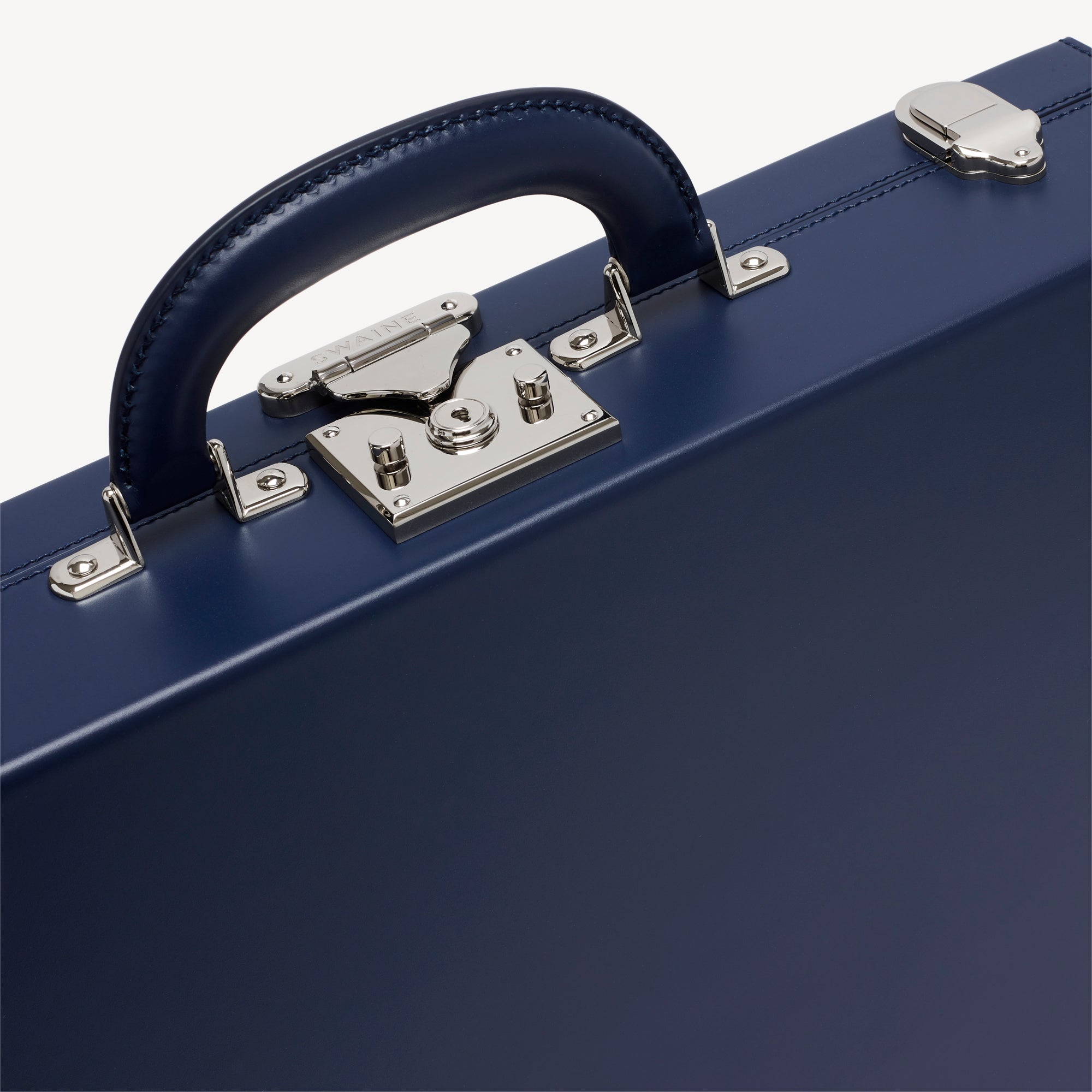New Bond Attaché