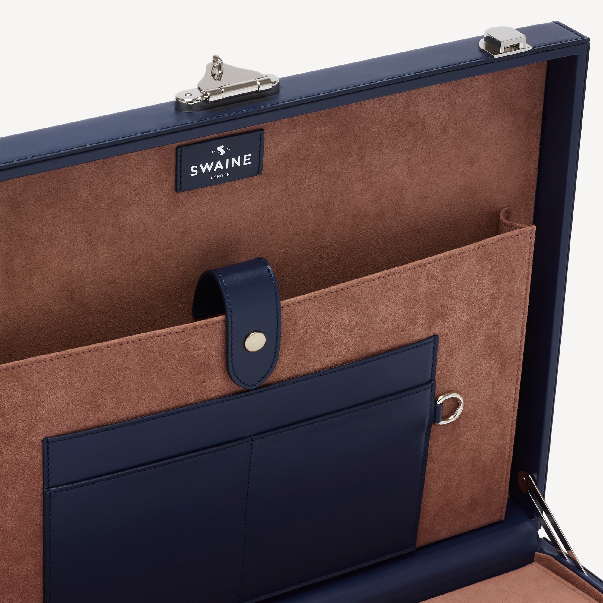 New Bond Attaché