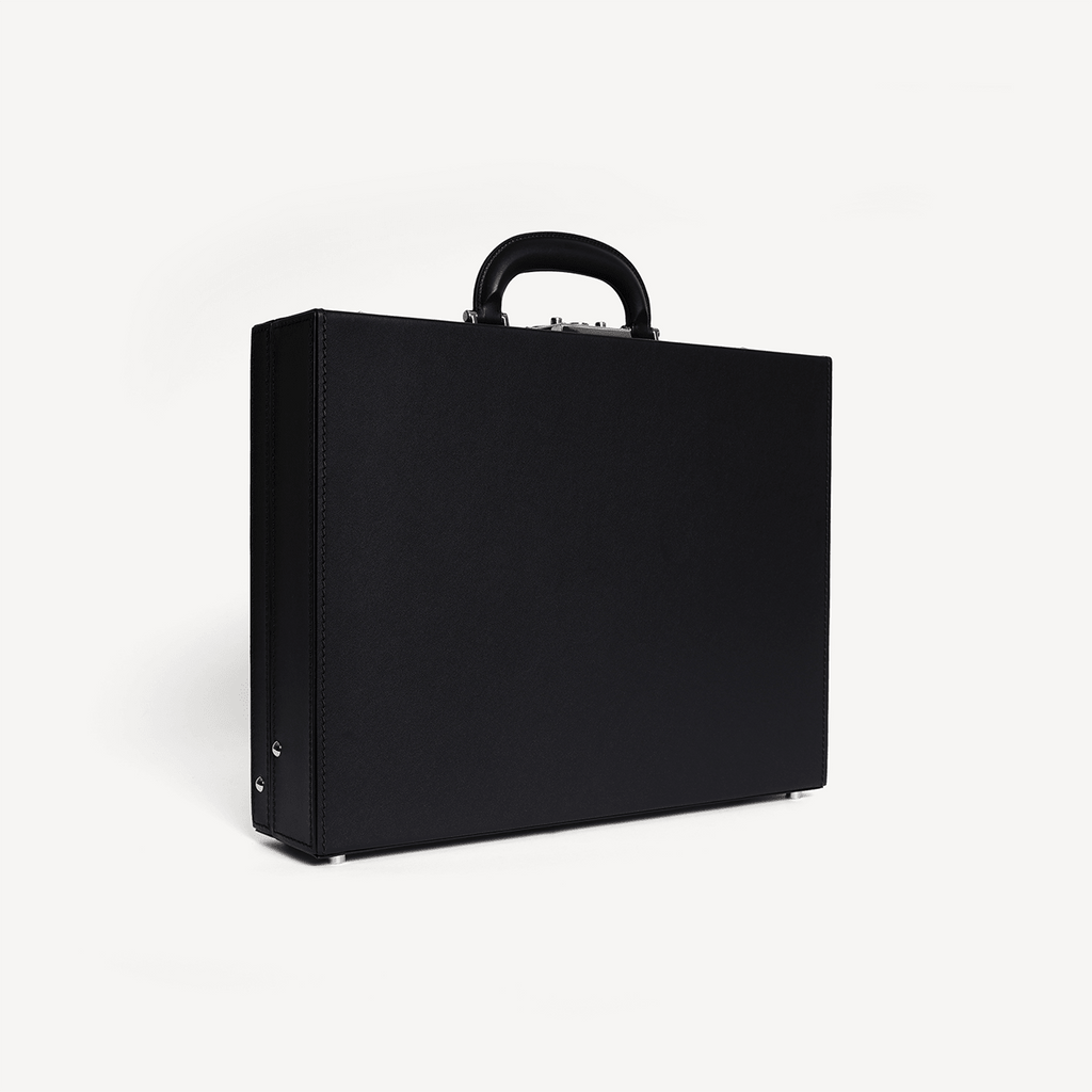 Attaché