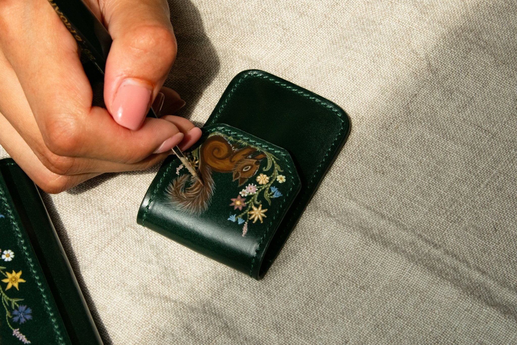 Diana's Key Fob Shoe Lift - Jaguar Green
