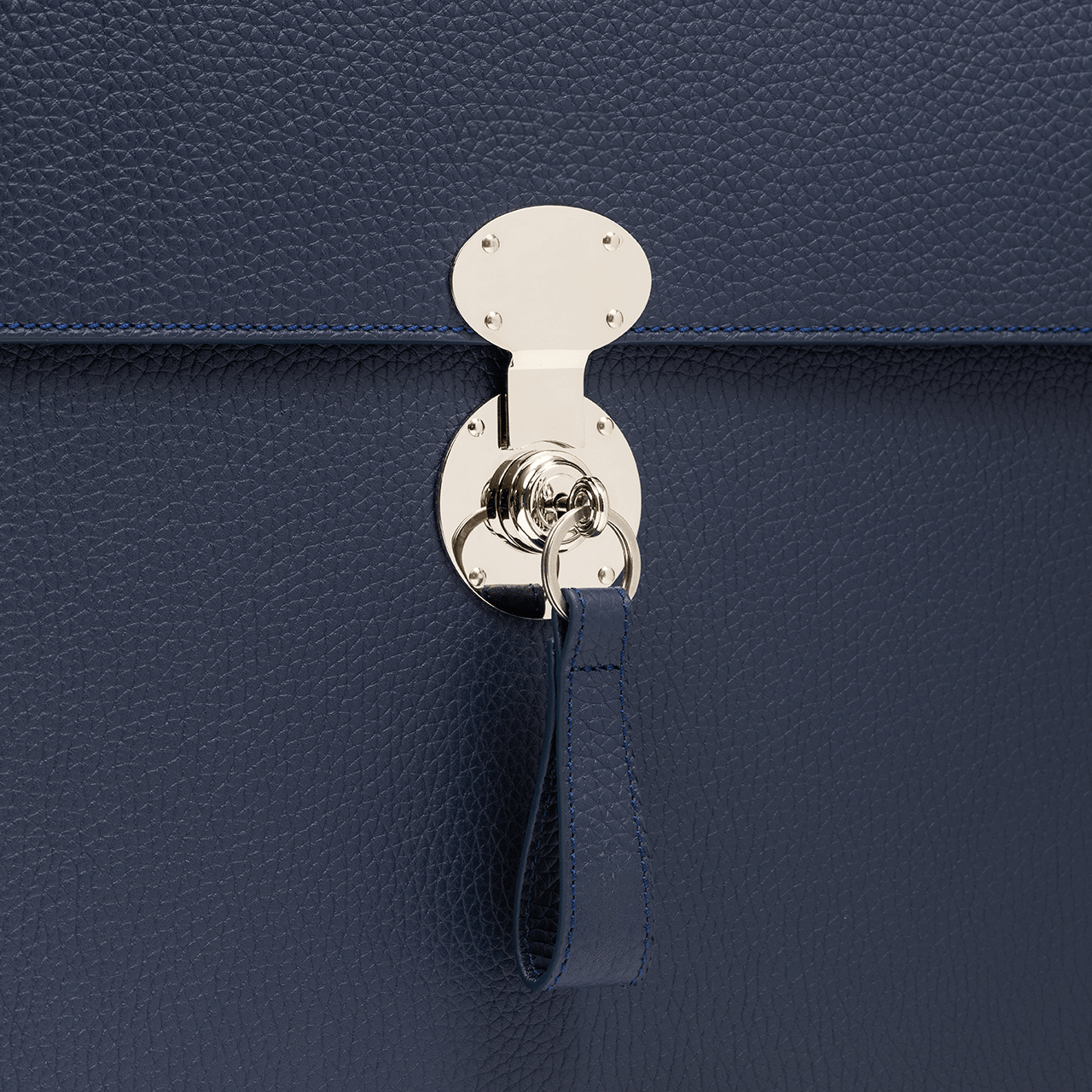 社長 - ネイビーペブル - スウェイングループ株式会社